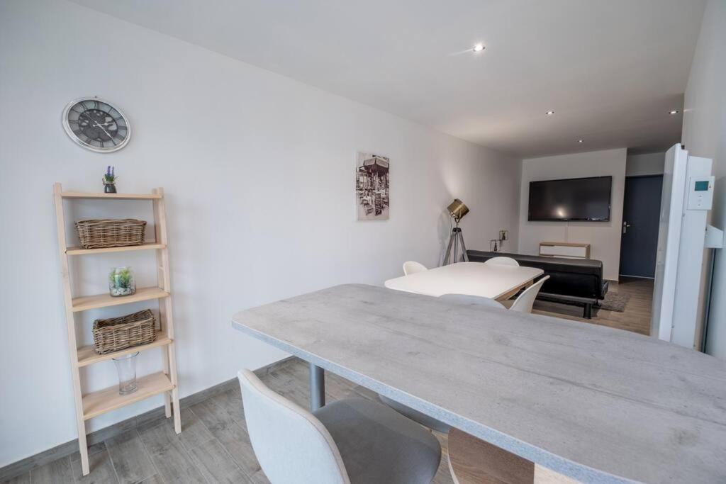 Le Trianon - Parking Prive Apartment Reims Bagian luar foto