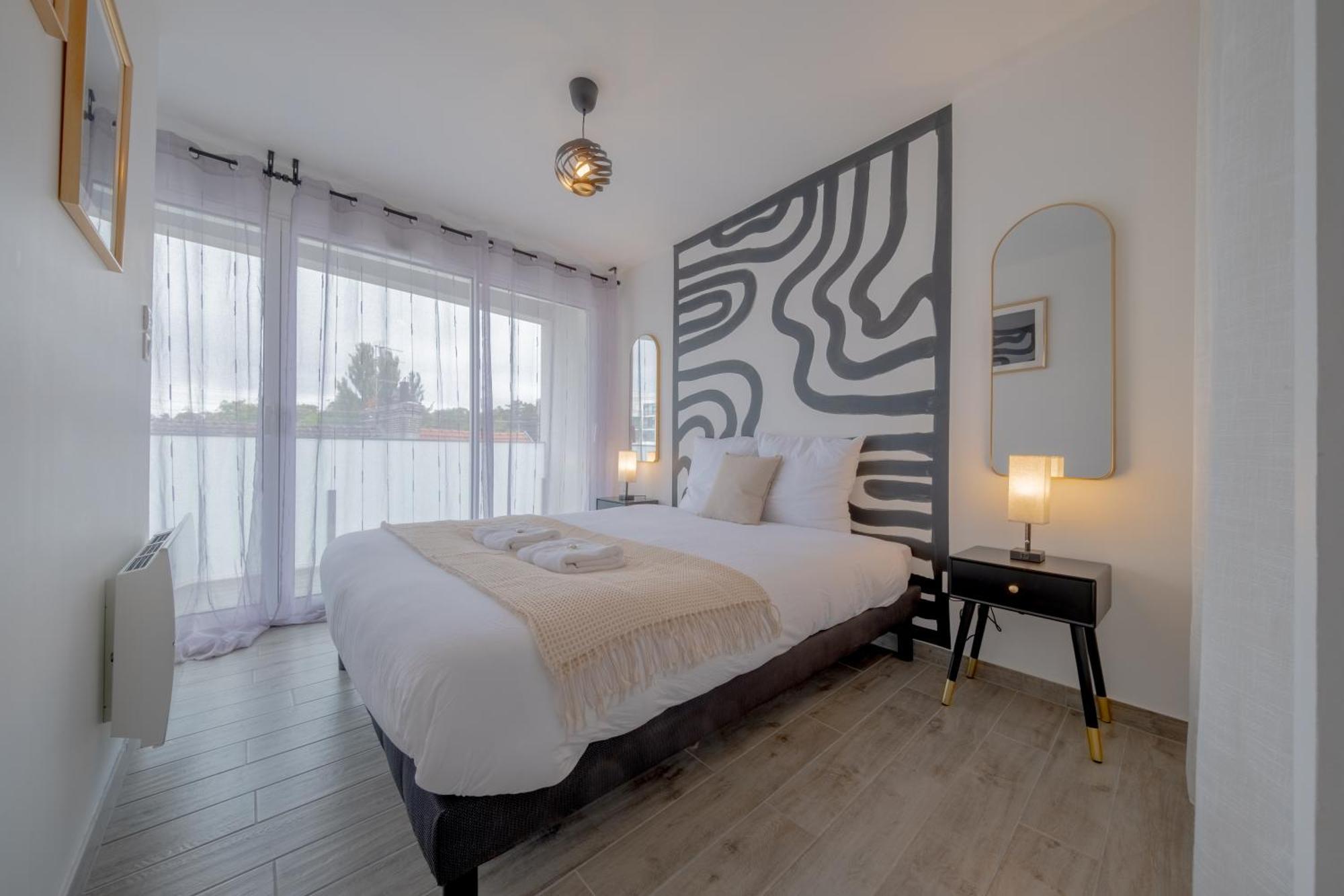 Le Trianon - Parking Prive Apartment Reims Bagian luar foto