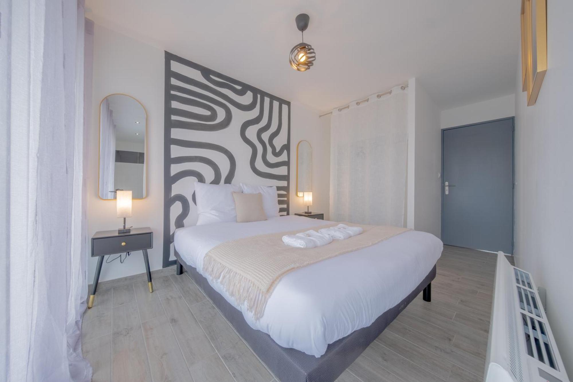 Le Trianon - Parking Prive Apartment Reims Bagian luar foto