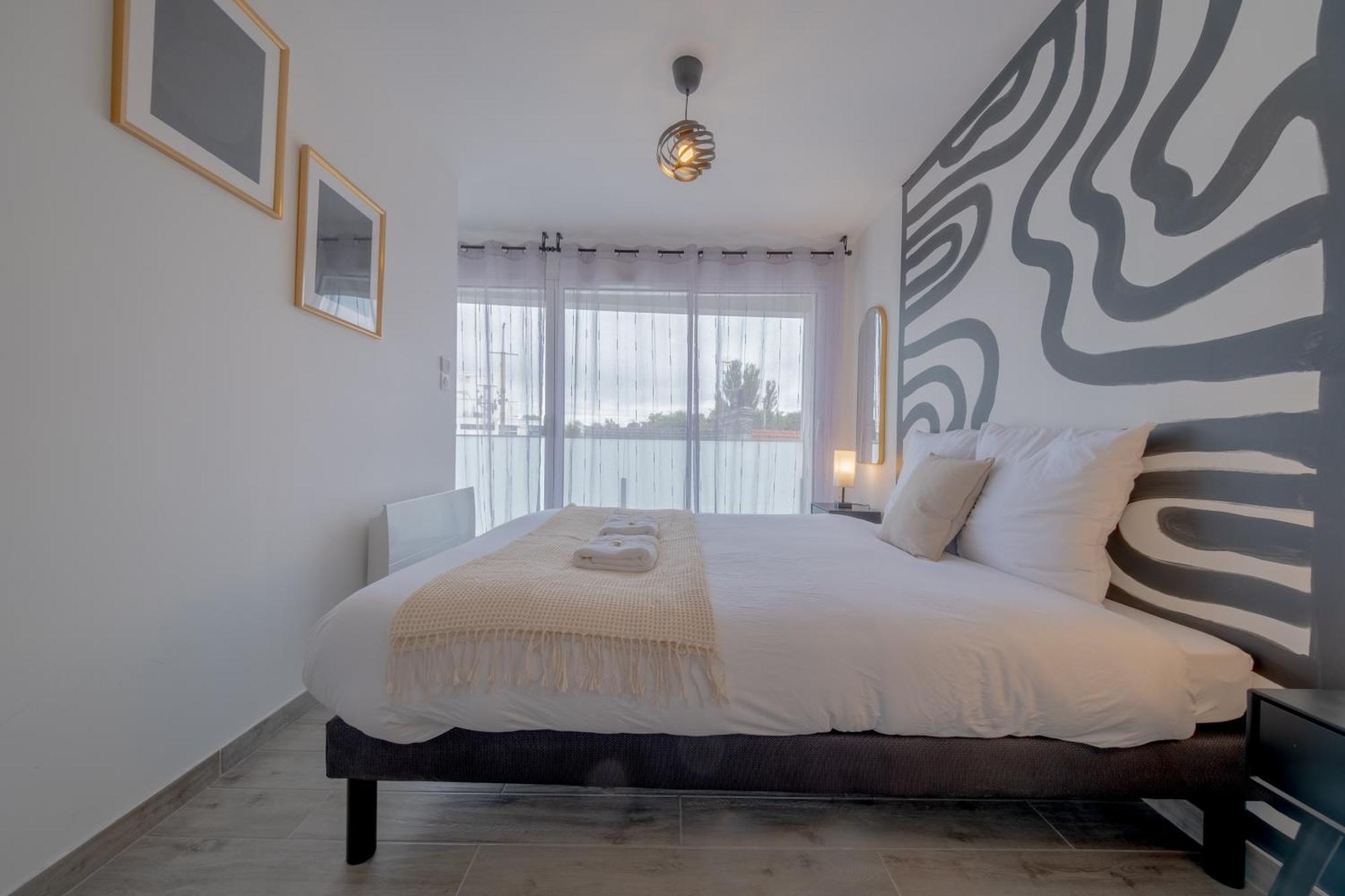 Le Trianon - Parking Prive Apartment Reims Bagian luar foto