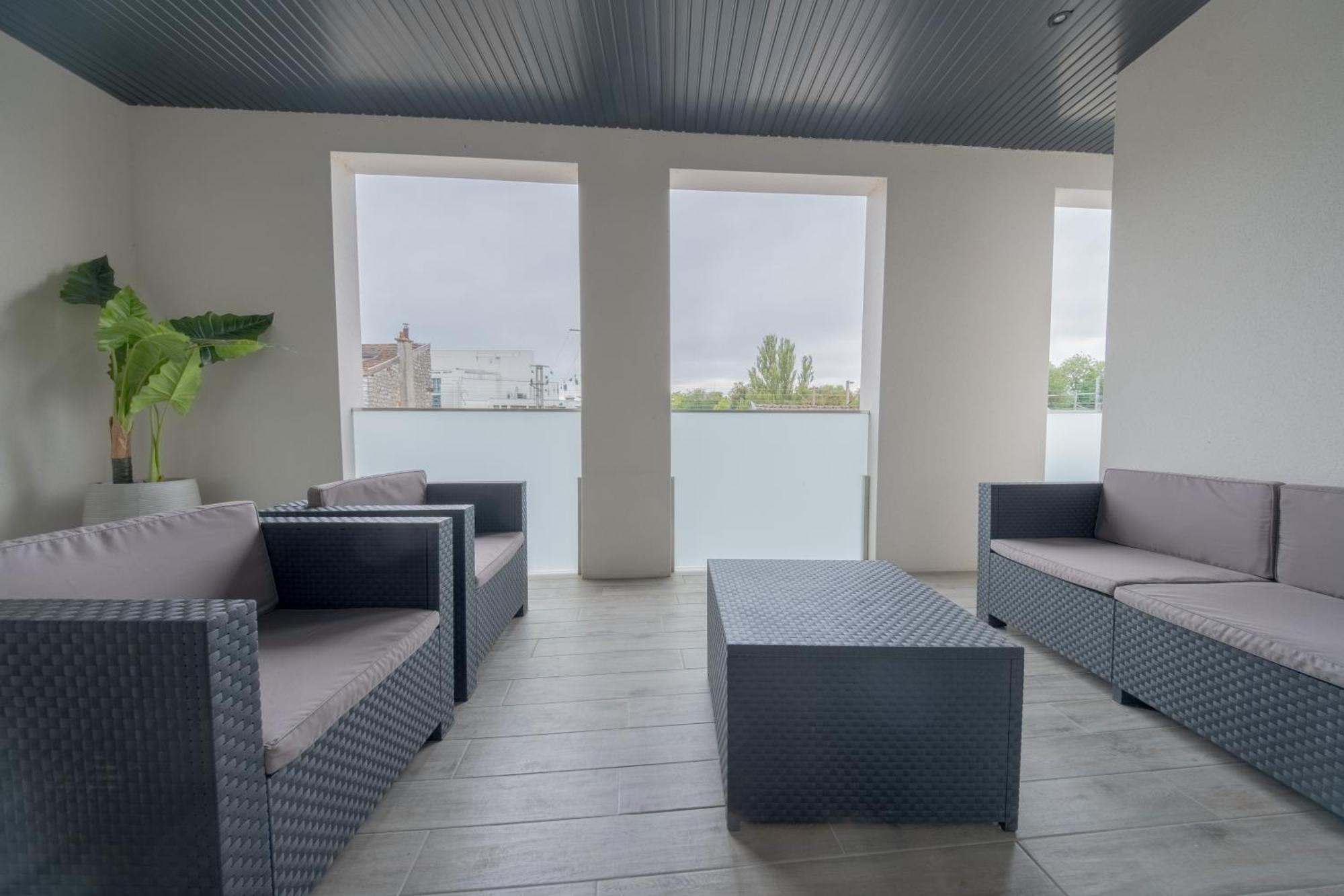 Le Trianon - Parking Prive Apartment Reims Bagian luar foto